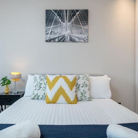 Skyvillion - Cozy Large 4 & 1 Bed Apartments In London Enfield, Mins To Tube Station, Free Wi-Fi Dış mekan fotoğraf