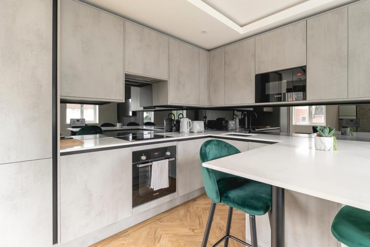 Skyvillion - Cozy Large 4 & 1 Bed Apartments In London Enfield, Mins To Tube Station, Free Wi-Fi Dış mekan fotoğraf