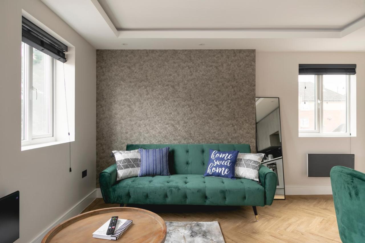 Skyvillion - Cozy Large 4 & 1 Bed Apartments In London Enfield, Mins To Tube Station, Free Wi-Fi Dış mekan fotoğraf