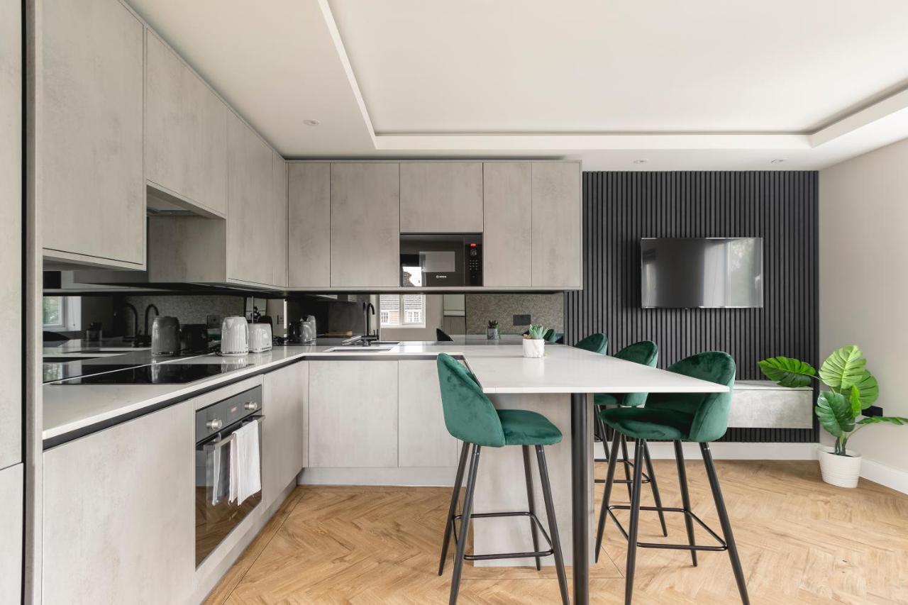 Skyvillion - Cozy Large 4 & 1 Bed Apartments In London Enfield, Mins To Tube Station, Free Wi-Fi Dış mekan fotoğraf