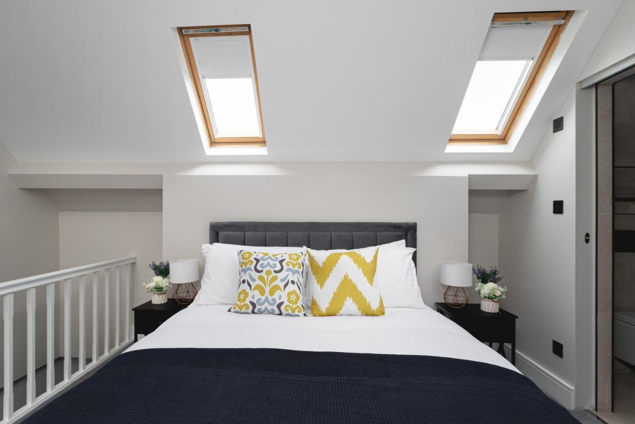 Skyvillion - Cozy Large 4 & 1 Bed Apartments In London Enfield, Mins To Tube Station, Free Wi-Fi Dış mekan fotoğraf