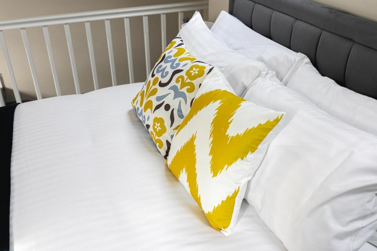 Skyvillion - Cozy Large 4 & 1 Bed Apartments In London Enfield, Mins To Tube Station, Free Wi-Fi Dış mekan fotoğraf