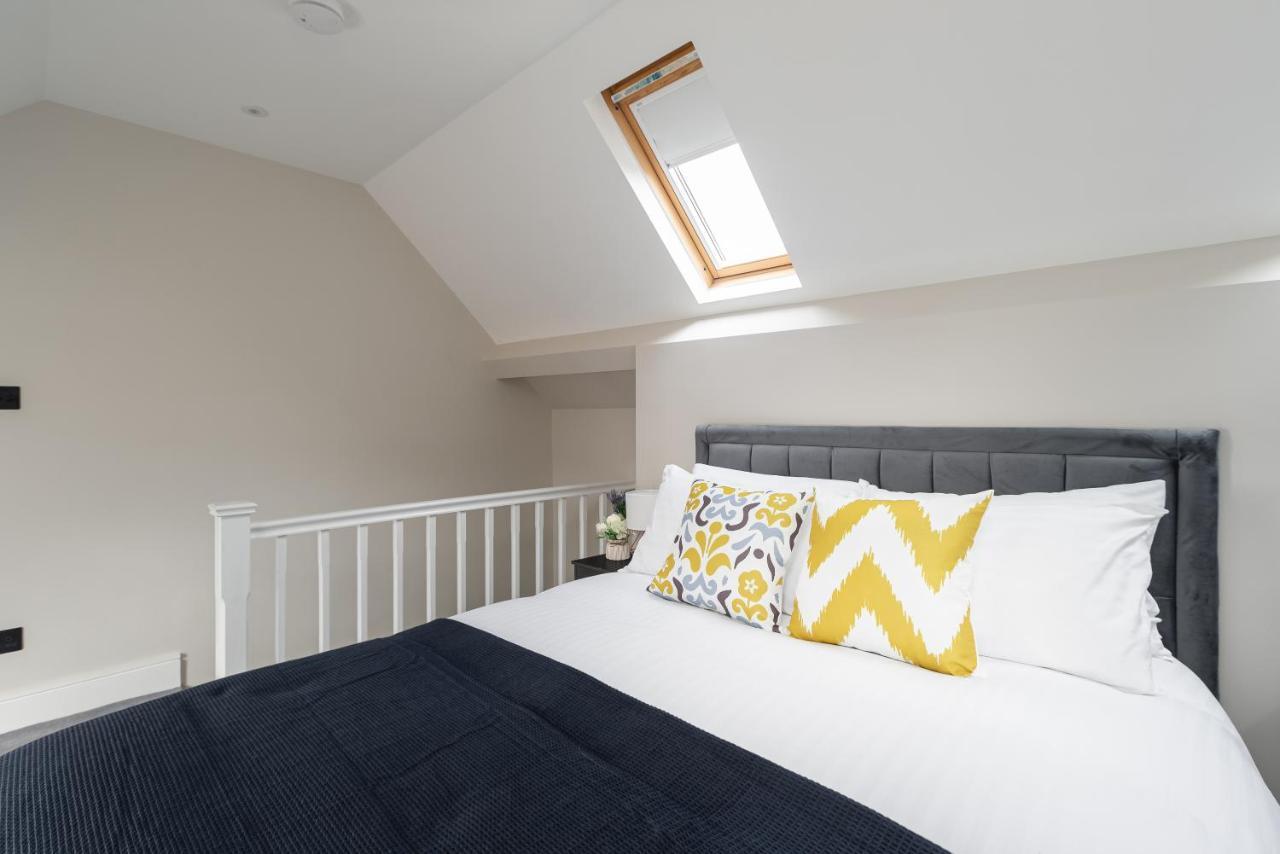 Skyvillion - Cozy Large 4 & 1 Bed Apartments In London Enfield, Mins To Tube Station, Free Wi-Fi Dış mekan fotoğraf