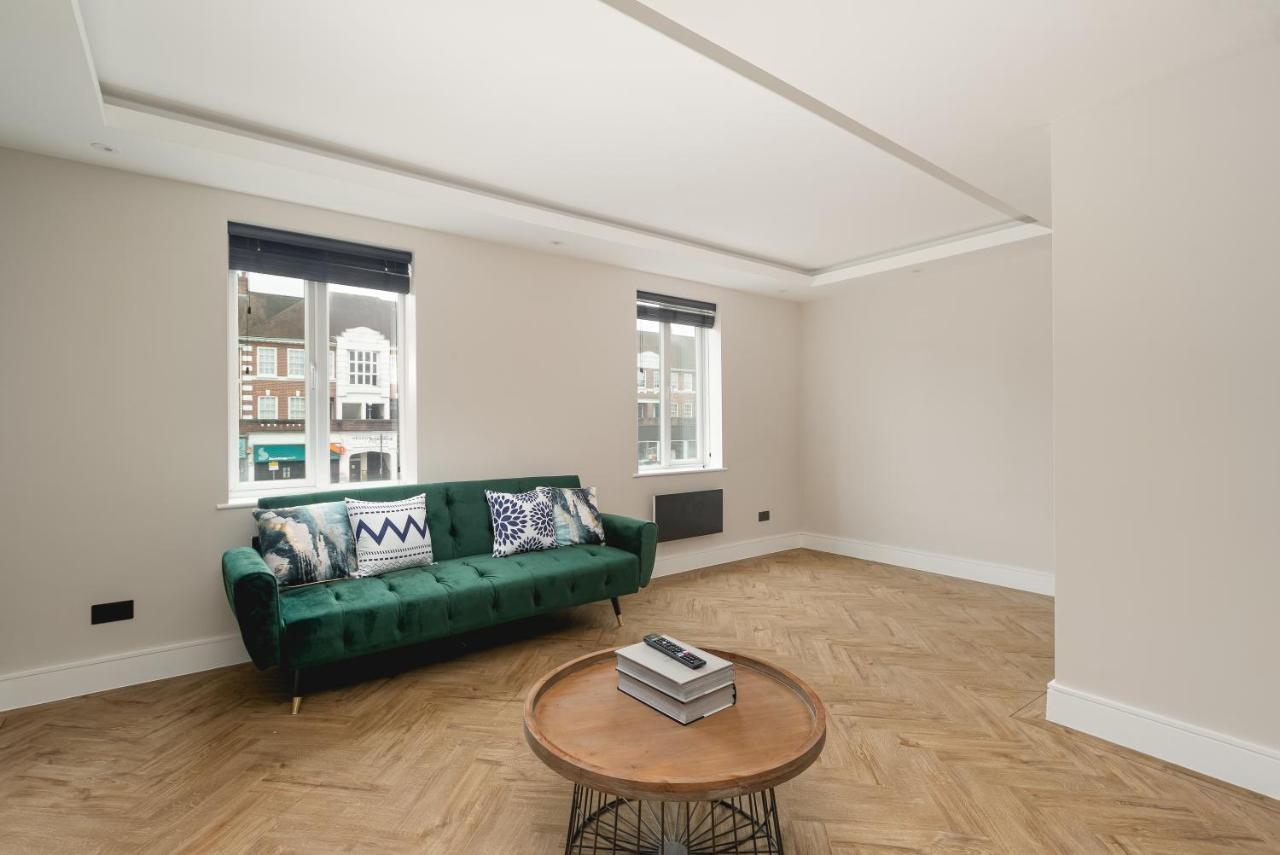 Skyvillion - Cozy Large 4 & 1 Bed Apartments In London Enfield, Mins To Tube Station, Free Wi-Fi Dış mekan fotoğraf