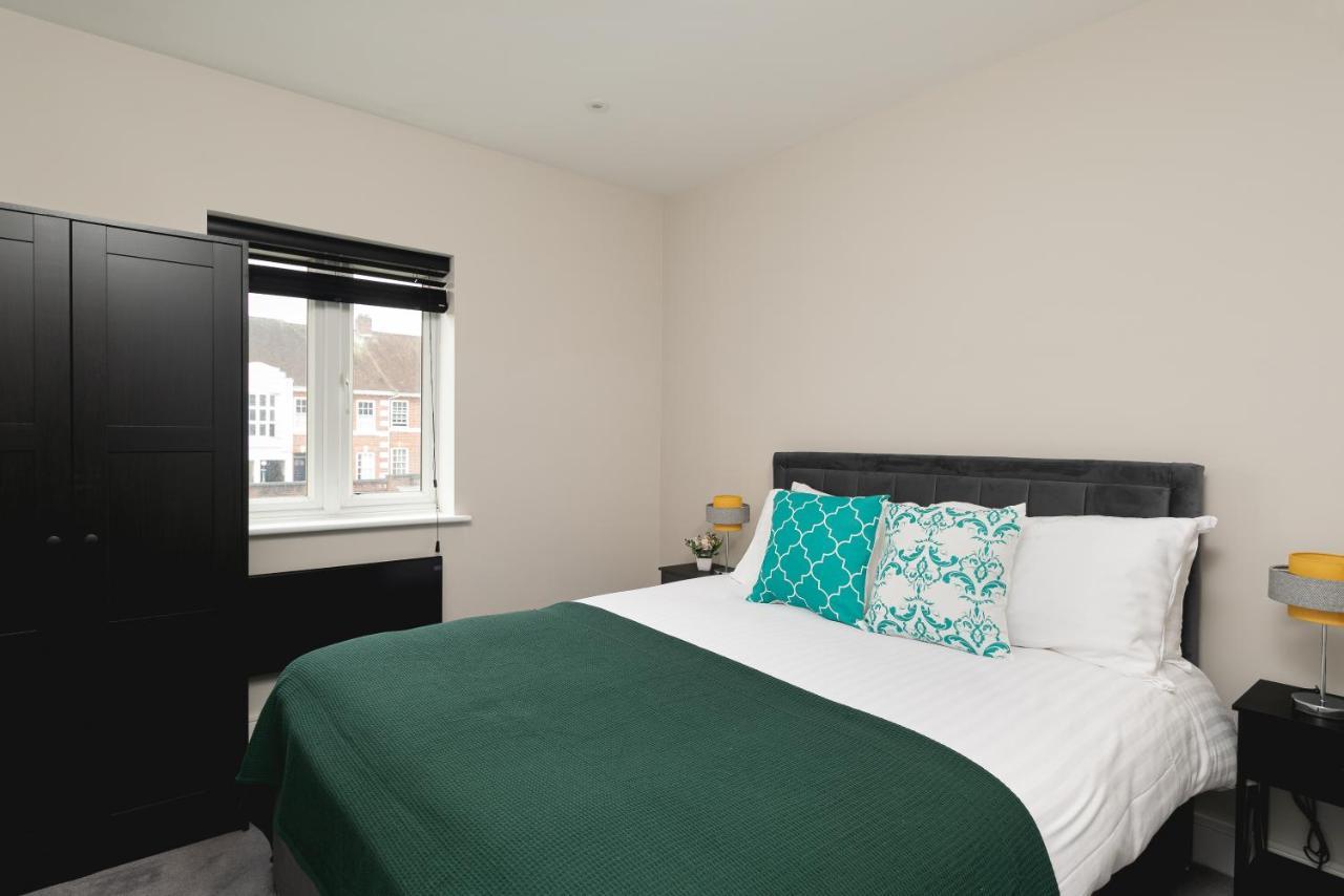 Skyvillion - Cozy Large 4 & 1 Bed Apartments In London Enfield, Mins To Tube Station, Free Wi-Fi Dış mekan fotoğraf