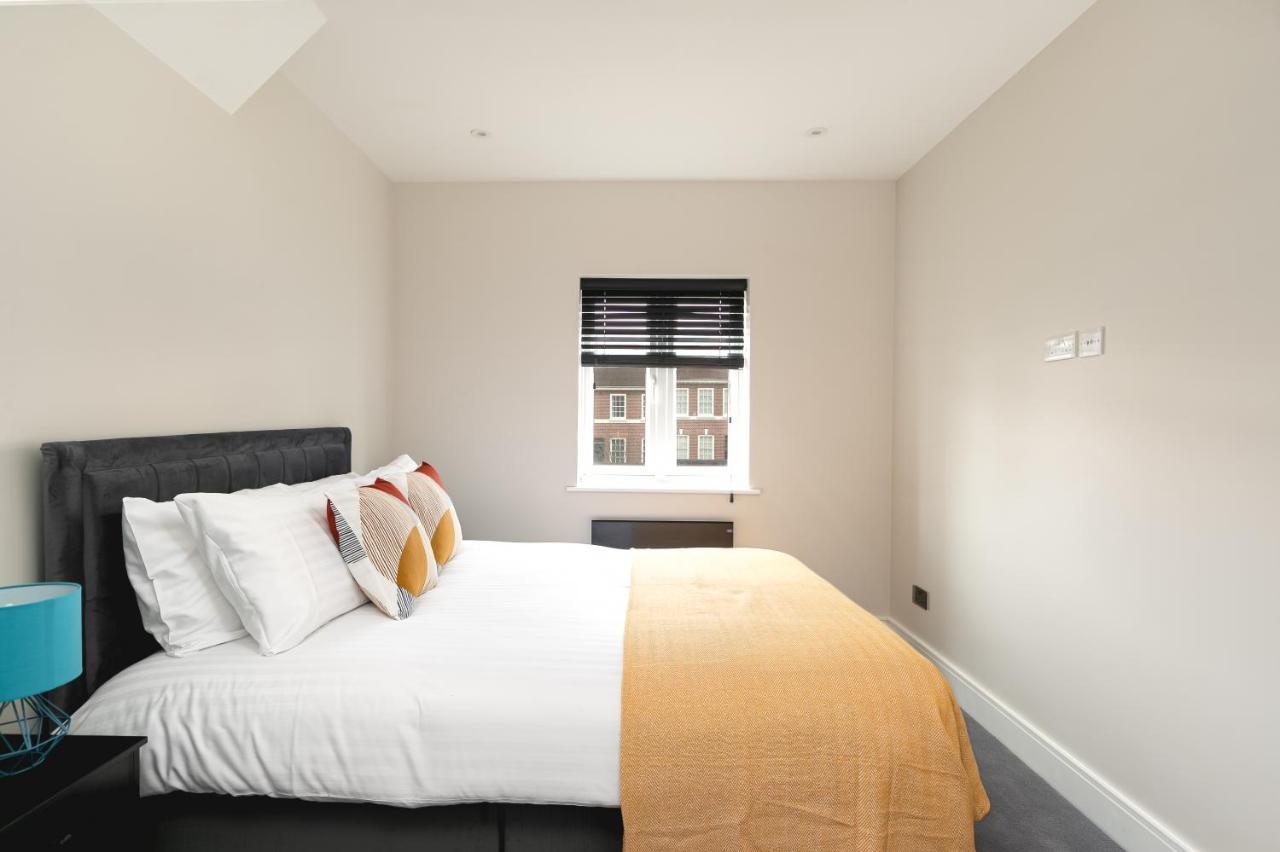 Skyvillion - Cozy Large 4 & 1 Bed Apartments In London Enfield, Mins To Tube Station, Free Wi-Fi Dış mekan fotoğraf