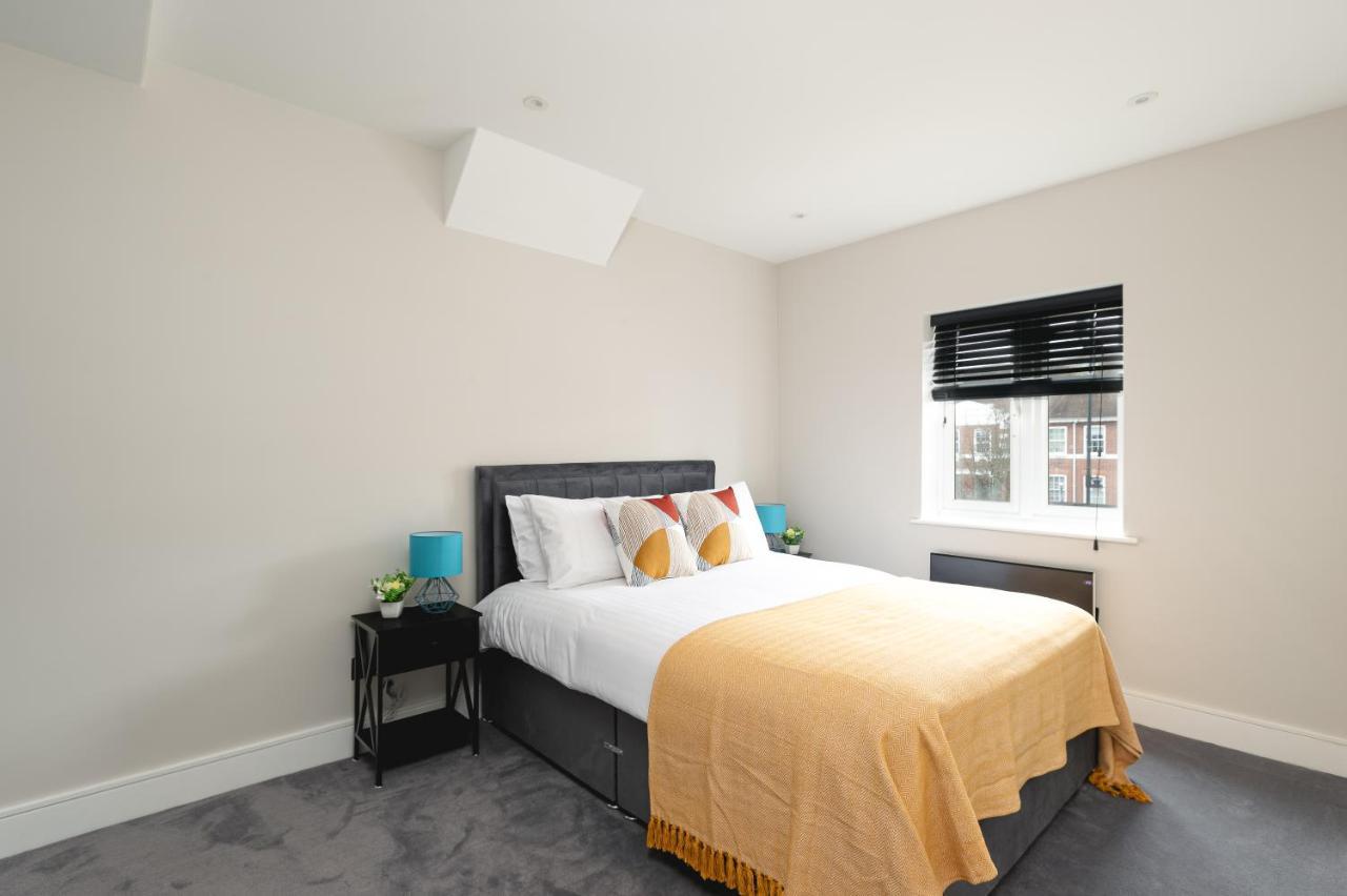 Skyvillion - Cozy Large 4 & 1 Bed Apartments In London Enfield, Mins To Tube Station, Free Wi-Fi Dış mekan fotoğraf
