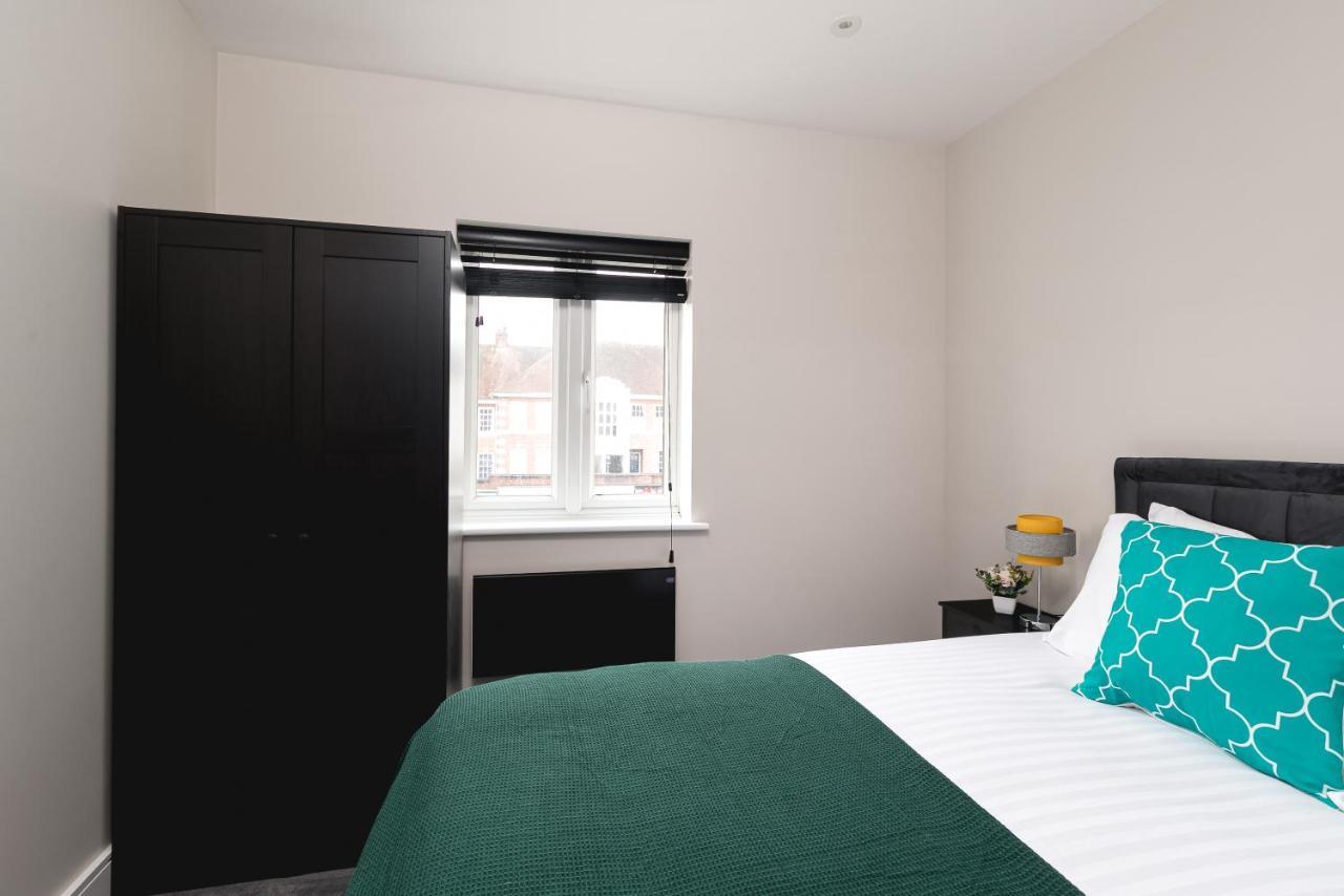 Skyvillion - Cozy Large 4 & 1 Bed Apartments In London Enfield, Mins To Tube Station, Free Wi-Fi Dış mekan fotoğraf