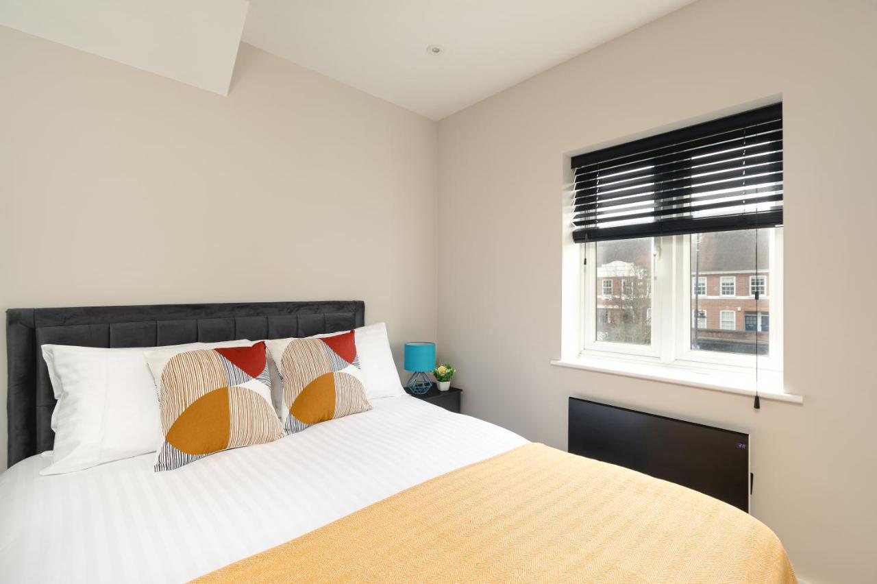 Skyvillion - Cozy Large 4 & 1 Bed Apartments In London Enfield, Mins To Tube Station, Free Wi-Fi Dış mekan fotoğraf