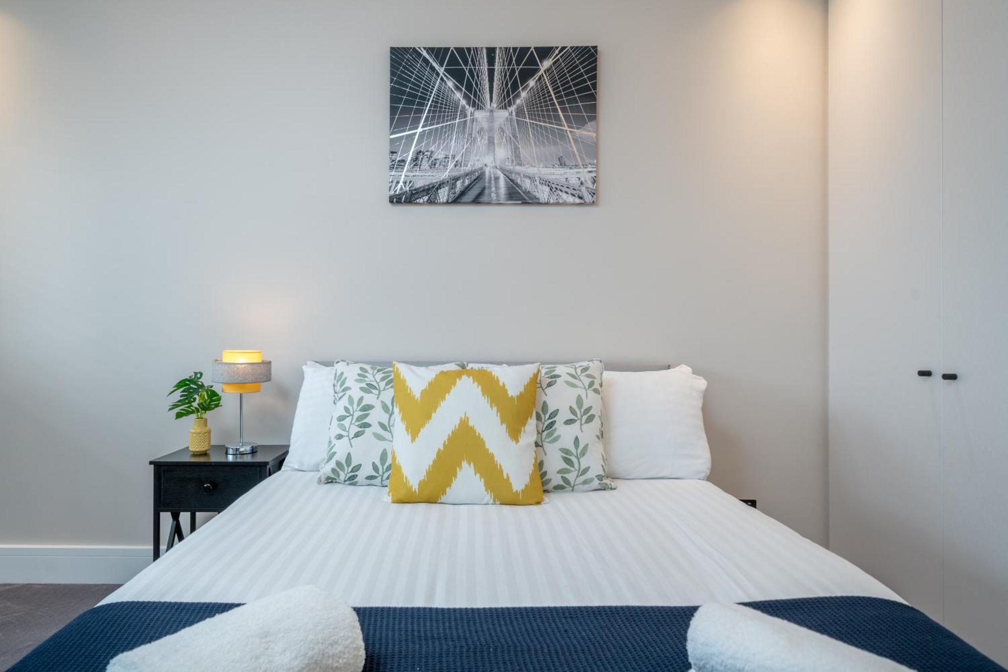 Skyvillion - Cozy Large 4 & 1 Bed Apartments In London Enfield, Mins To Tube Station, Free Wi-Fi Dış mekan fotoğraf