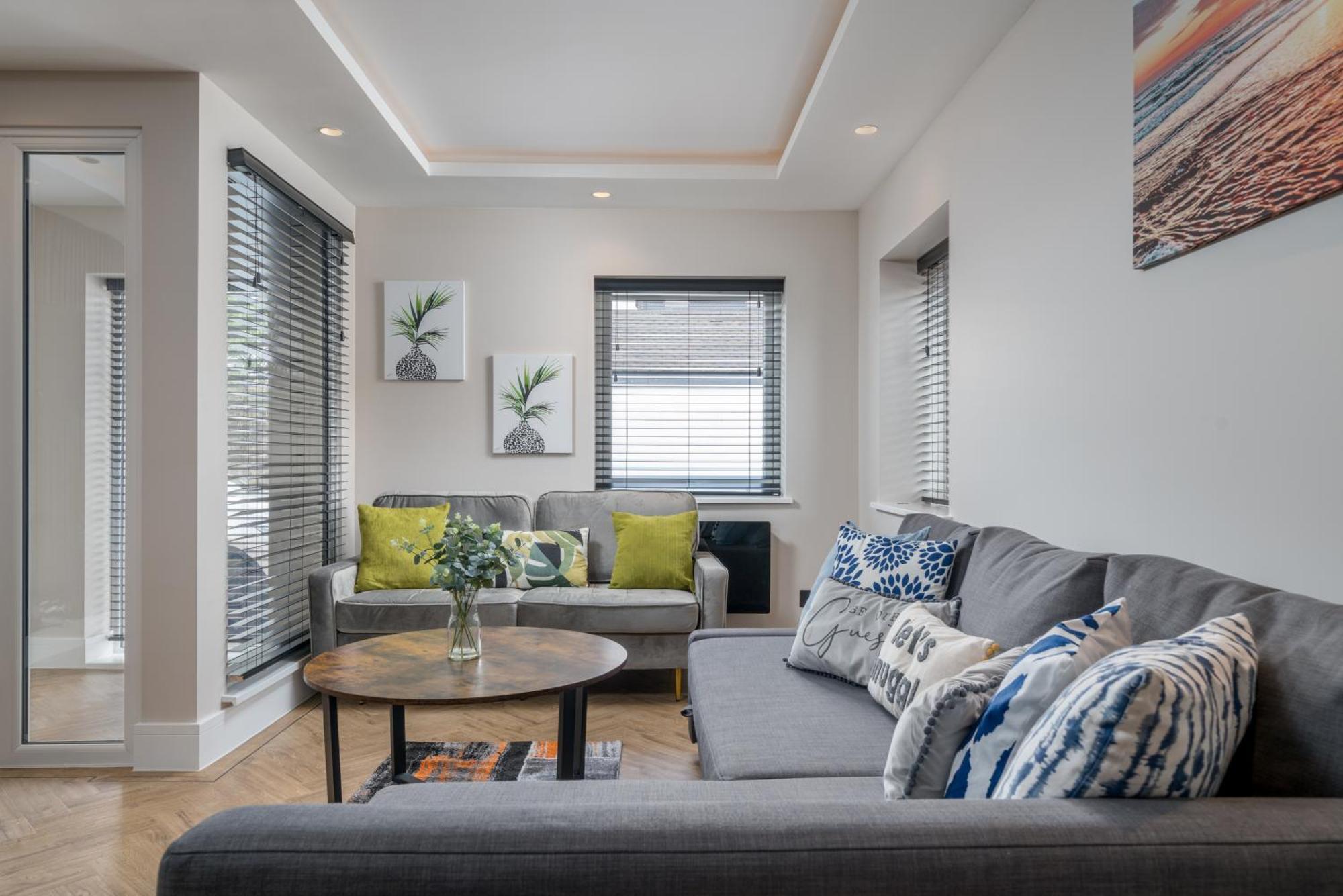 Skyvillion - Cozy Large 4 & 1 Bed Apartments In London Enfield, Mins To Tube Station, Free Wi-Fi Dış mekan fotoğraf
